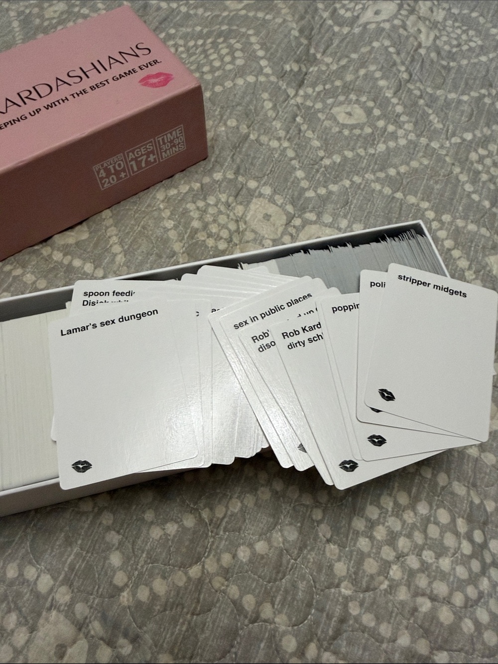 Cards Against The Kardashians Limited Edition Game - Picture 4 of 4